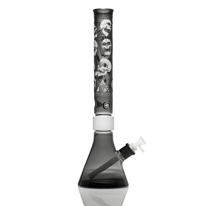 Etched SKULLIANCE Midnight Beaker, right side view
